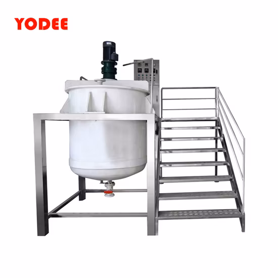 コーティングされた撹拌容器を備えた液体用混合容器